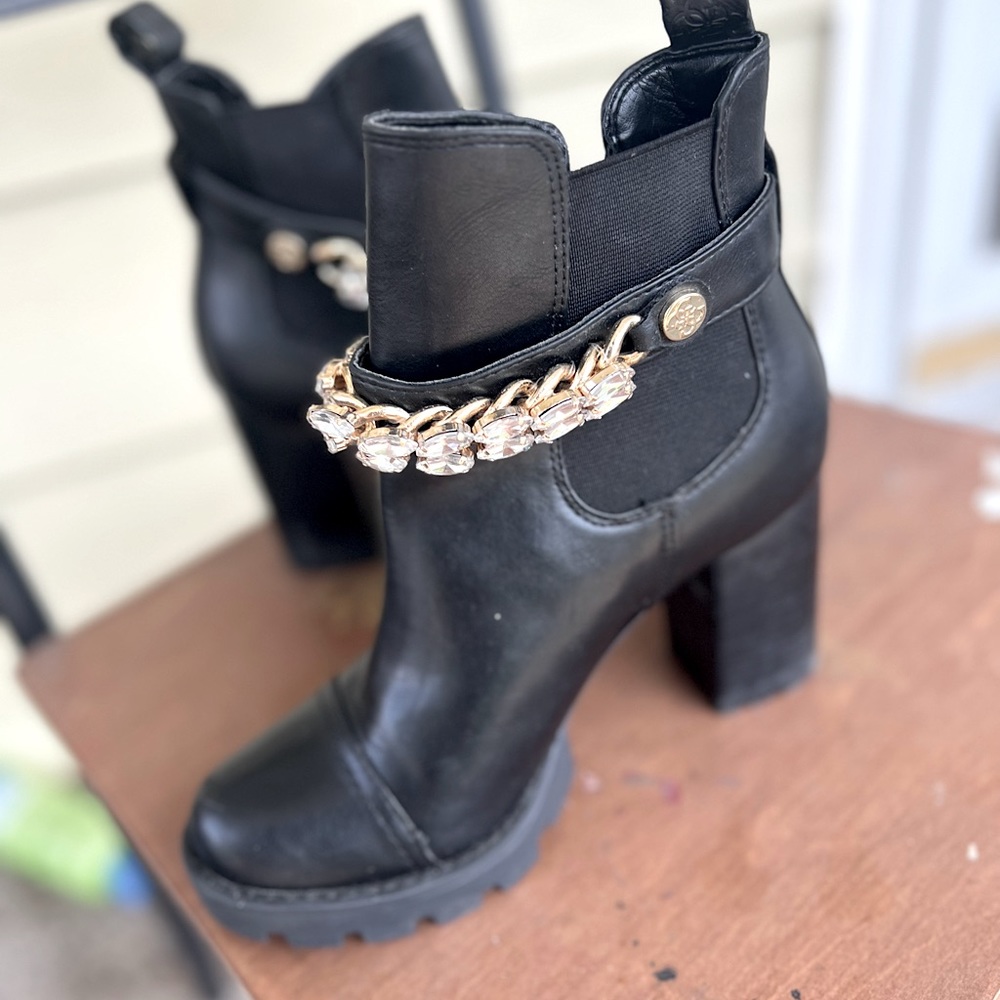 Guess Brand, Block heel bootie